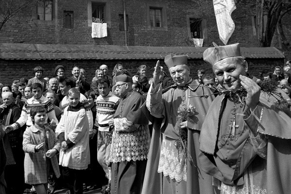 Kardynałowie Wyszyński i Wojtyła na dorocznej procesji w dniu św. Stanisława. Kraków 1971